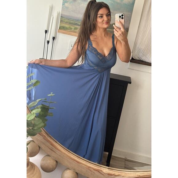 Olga 70’s 9295 Size Medium Navy Blue Full Sweep Nightgown - Picture 2 of 10